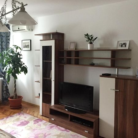 Marcy Studio Apartment Bukares Bagian luar foto