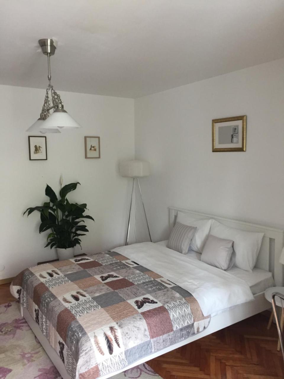 Marcy Studio Apartment Bukares Bagian luar foto